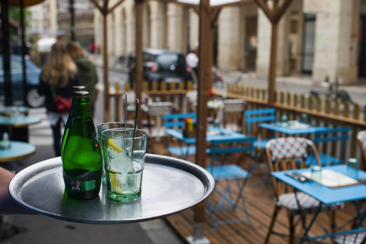 À l’occasion des JO, les terrasses éphémères héritées du Covid pourront être ouvertes jusqu’à minuit et non 22 heures.