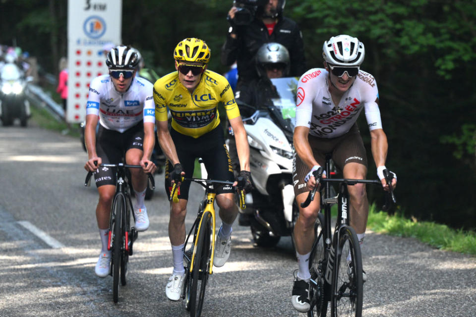 Tadej Pogačar (UAE Team Emirates), Jonas Vingegaard o(Jumbo Visma) and Felix Gall (AG2R Citroën) at the front on the final climb