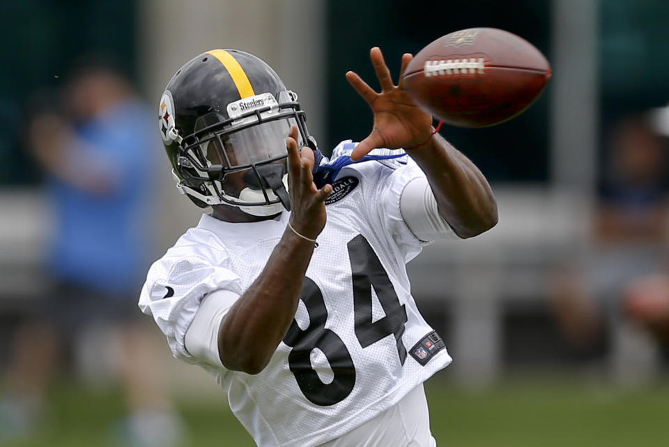 Antonio Brown remains a first-half-of-the-first-round receiver, a legend in the PPR community. (AP Photo/Keith Srakocic)