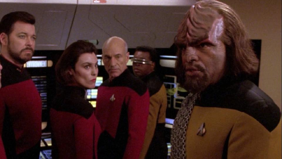 The Enterprise crew with amnesia, in the TNG season five episode "Conundrum." 