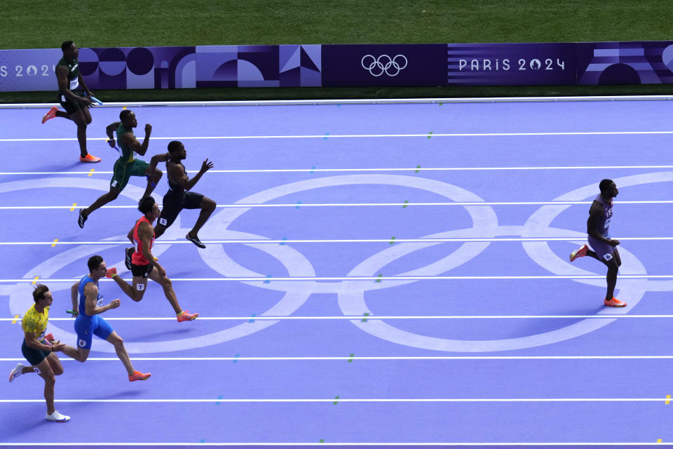 In Olympic relay, Sha'Carri Richardson saves US women, while men