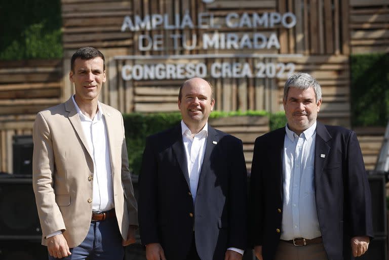 Entrevistas con directivos de CREA, entidad de productores agropecuarios que hoy comienza a realizar su congreso en La Rural.
Santiago Negri (presidente CREA),  Gonzalo Herran y Federico Vouilloud, directivos.