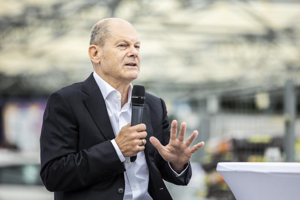 Olaf Scholz trifft sich am 4. Juli mit Arbeitgebern und Gewerkschaften, um über weitere Entlastungen zu sprechen. - Copyright: picture alliance / photothek | Florian Gaertner