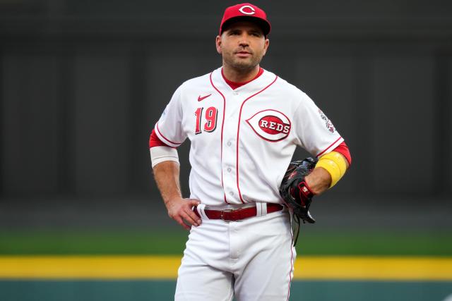 Joey Votto watched Wednesday Reds game from stands and fans loved it