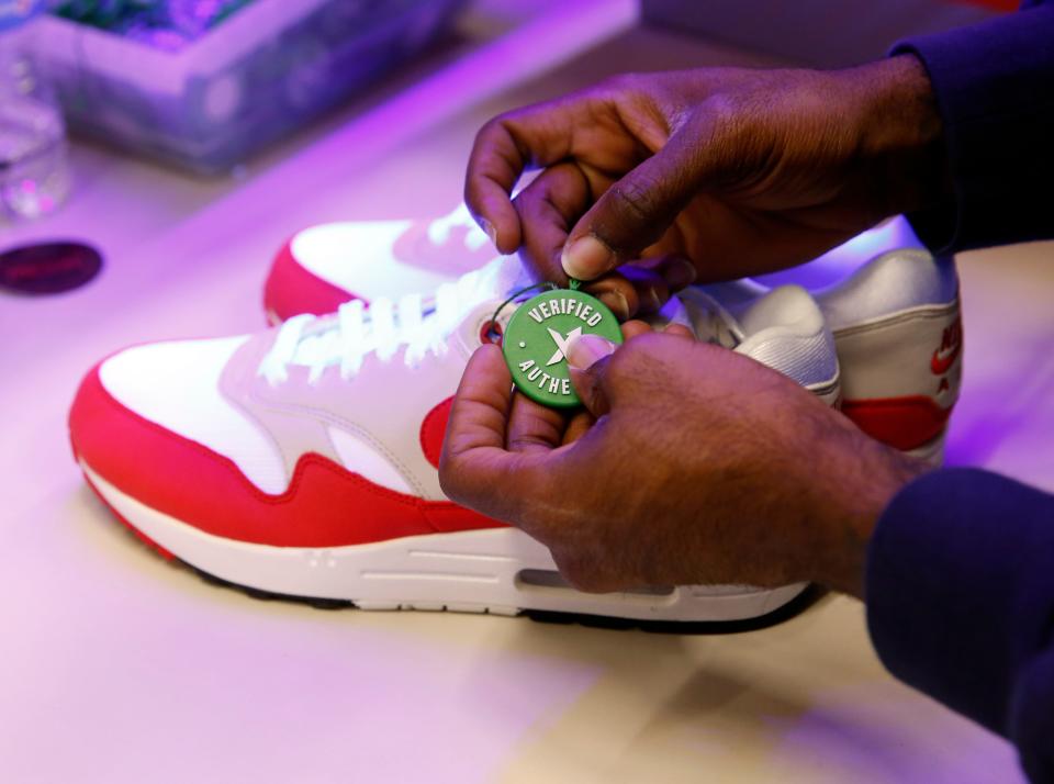 Nur echte Nikes kommen bei Stockx auf den Verkaufstisch (Bild: Getty Images)