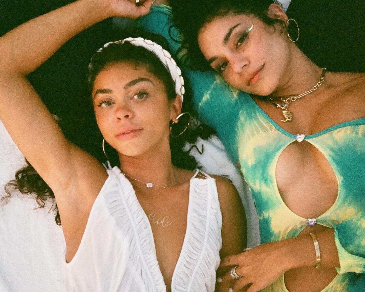 Vanessa Hudgens and Sarah Hyland