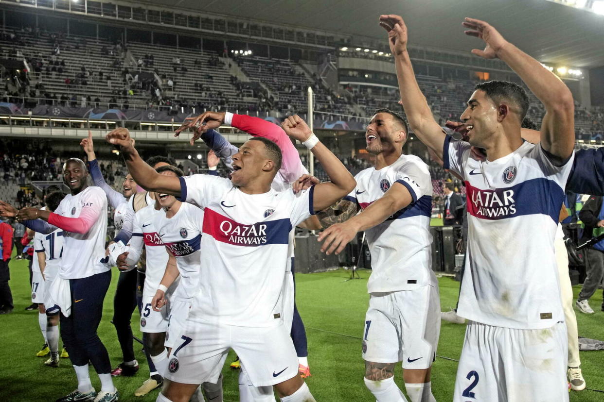 La joie parisienne après cette qualification en demi-finale.  - Credit:Emilio Morenatti/AP/SIPA / SIPA / Emilio Morenatti/AP/SIPA