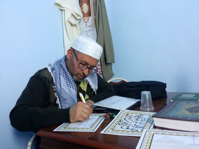Palermo’s imam, Boulaalam Abderrahmane Mustafà, in his office. <span class="inline-image-credit">(Francesco Malavolta for Quartz)</span>