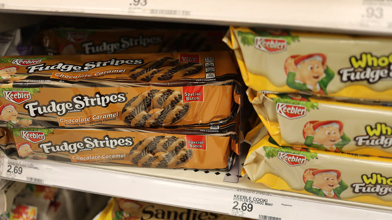 Packets of Keebler cookies