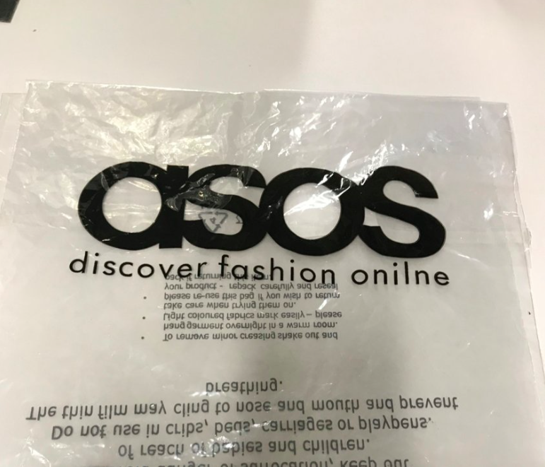 People are loving ASOS’ reaction to their bag typo [Photo: Twitter/ASOS]