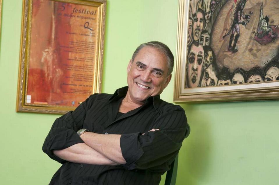 El director of Teatro Avante, Mario Ernesto Sánchez.