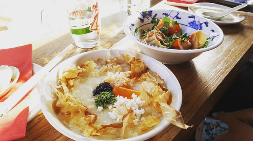 新 的 中 式 用 餐 體 驗，不 僅 廣 受 亞 洲 人 好 評，連 老 外 的味 蕾 都 被 收 買。