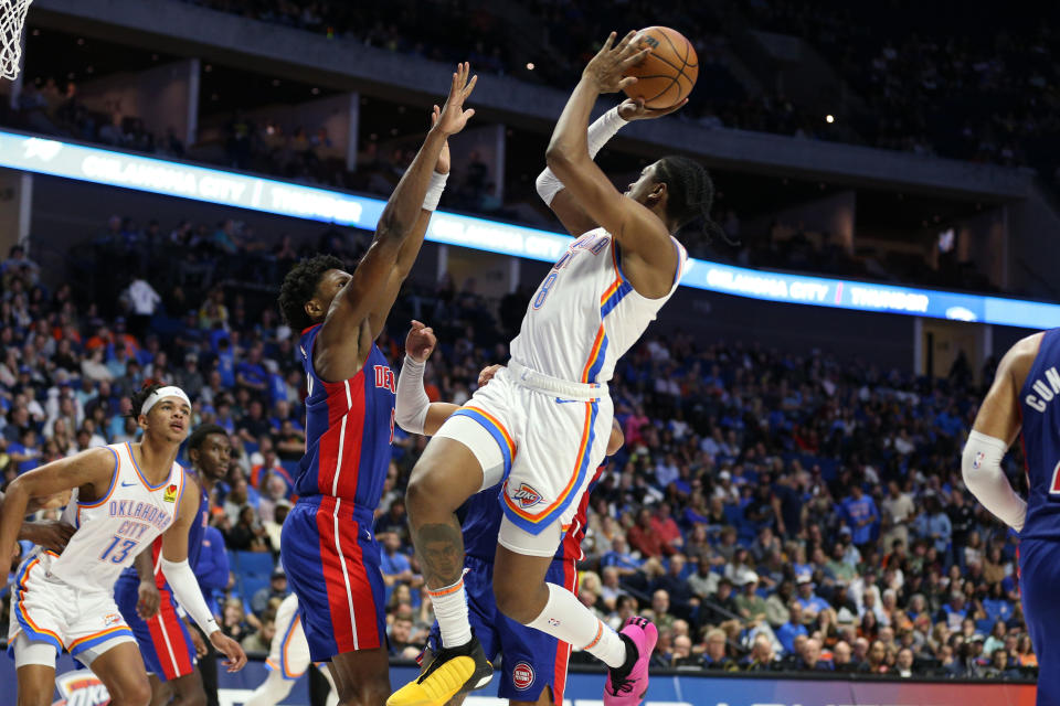 Oct 19, 2023; Tulsa, Oklahoma, USA; Oklahoma City Thunder forward Jalen Williams (8) shoots over Detroit Pistons guard <a class="link " href="https://sports.yahoo.com/nba/players/6675" data-i13n="sec:content-canvas;subsec:anchor_text;elm:context_link" data-ylk="slk:Zavier Simpson;sec:content-canvas;subsec:anchor_text;elm:context_link;itc:0">Zavier Simpson</a> (9) in the second half at BOK Center. Mandatory Credit: Joey Johnson-USA TODAY Sports