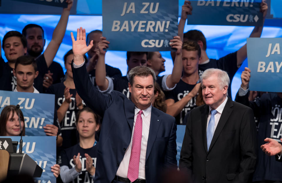 Ministerpräsident Markus Söder (l.) und Horst Seehofer wird ein angespanntes verhältnis nachgesagt. (Bild: Sven Hoppe/dpa)