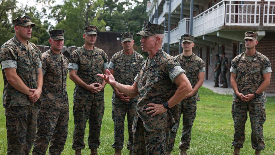 Assistant Commandant of the Marine Corps Gen. Eric Smith speaks with Marines with 1st Battalion, 8th Marines, 2nd Marine Division on Marine Corps Base (MCB) Camp Lejeune, July 24, 2023. Smith toured the military construction, base housing and other facilities during his visit to MCB Camp Lejeune. (Lance Cpl. Loriann Dauscher/US Marine Corps)