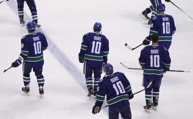 Canucks retire Bure's jersey at Rogers Arena before Leafs game