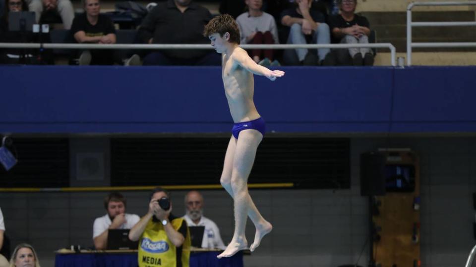 Lexington Catholic’s Graham Leslie finished third in Thursday’s state championship meet.