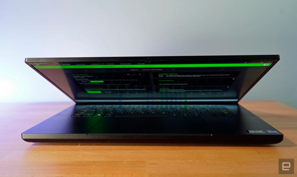 <p>Razer Blade 16</p>
