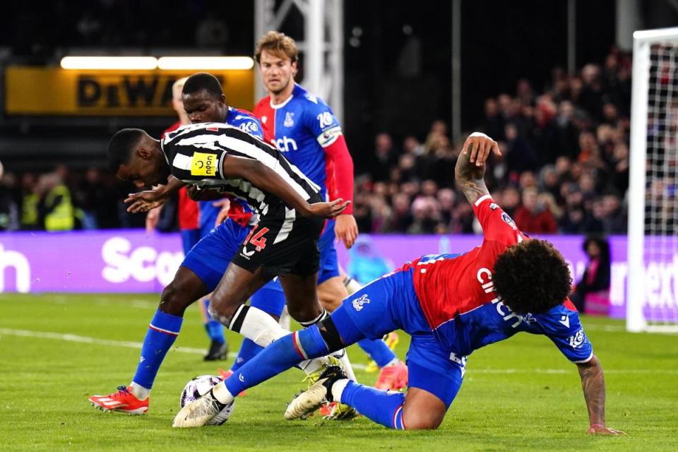 Newcastle United's Alexander Isak (left) and Crystal Palace's Chris Richards battle for the ball during the Premier League match at Selhurst Park <i>(Image: John Walton/PA Wire/PA Images)</i>