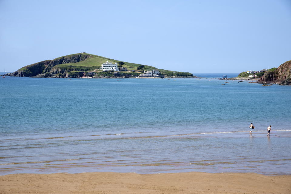 Bantham Beach looking towards Burgh Island and Bigbury on Sea South Devon England UK. (Photo by: Education Images/Universal Images Group via Getty Images)