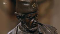 Eine Bergmann-Bronze des deutschen Bildhauers Johann Friedrich Reusch aus der Zeit von 1893 bis 1926 wurde in der Bronzegießerei Gladenbeck in Berlin gefertigt. Bianca Berding taxiert die Plastik auf 1.500 bis 1.700 Euro, gewünscht werden 750 Euro und von David Suppes 1.200 Euro gezahlt. (Bild: ZDF)