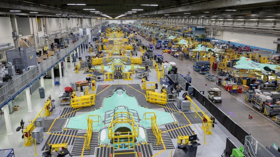 F-35s in various stages of production by Lockheed Martin at Air Force Plant 4 in Fort Worth, Texas. (Lockheed Martin)