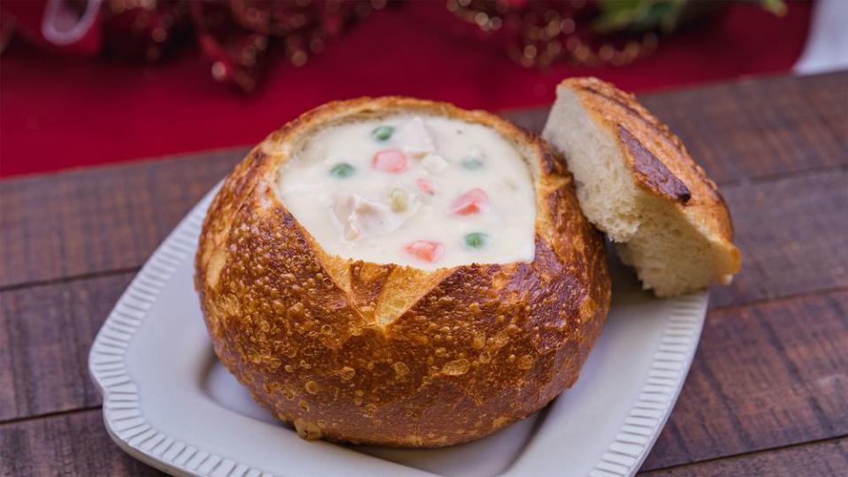 Disneyland Unveils New Holiday Menu for 2018