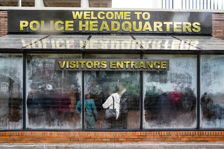 Members of the press and public wait to gain access to the disciplinary trial of police officer Daniel Pantaleo in relation to the death of Eric Garner at 1 Police Plaza in the Manhattan borough of New York, New York, U.S., May 13, 2019. REUTERS/David 'Dee' Delgado