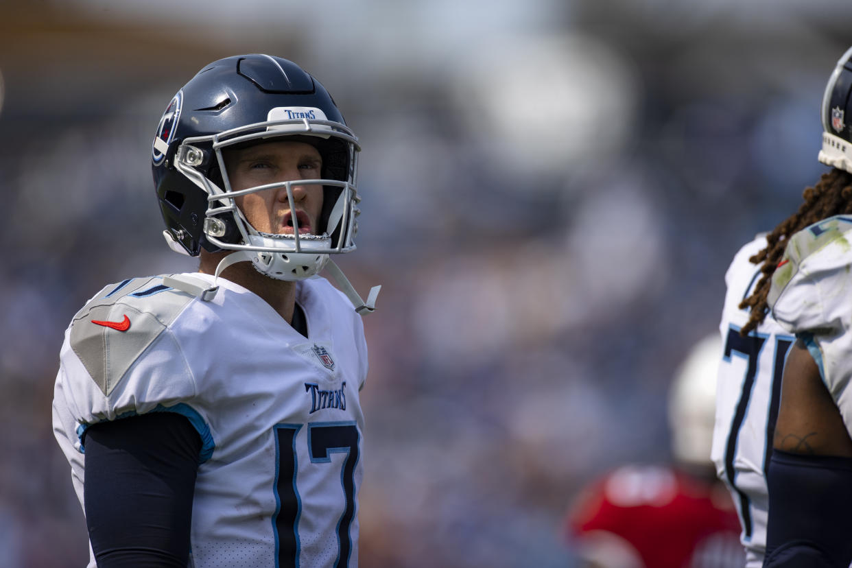 Tennessee Titans quarterback Ryan Tannehill (17) 