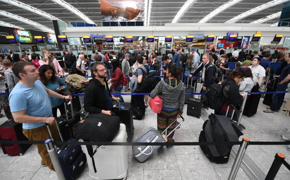 Queues: Customers were affected by delays and cancelations (EPA)