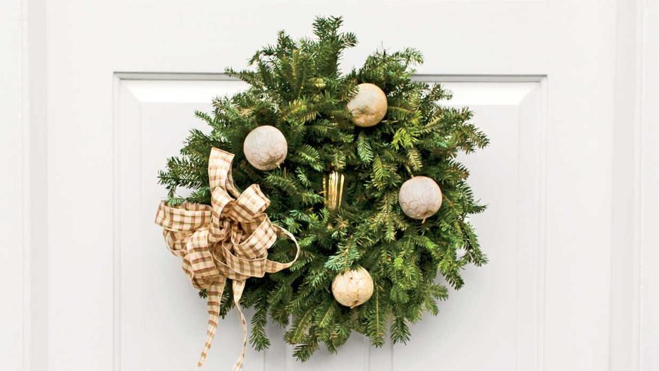 58 Festive Wreath Ideas for Windows, Doors, and More