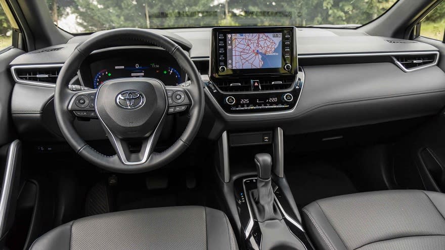 El Corolla Cross full tiene más tecnología en el interior.
