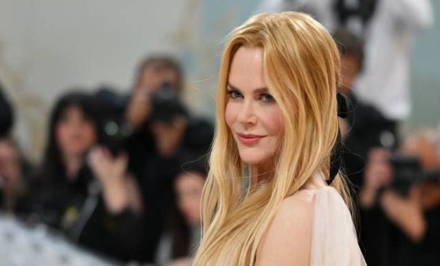 Nicole Kidman Wore Her Iconic Chanel No. 5 Commercial Dress To The 2023 Met  Gala