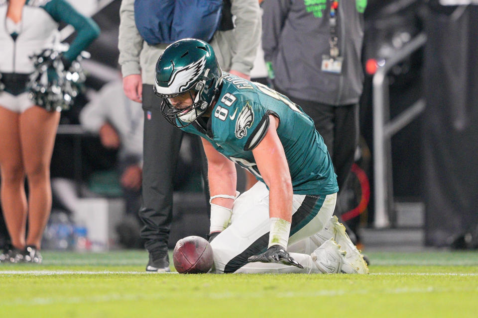 Dallas Goedert reportedly sustained a fracture in his forearm and will miss time for the Eagles.