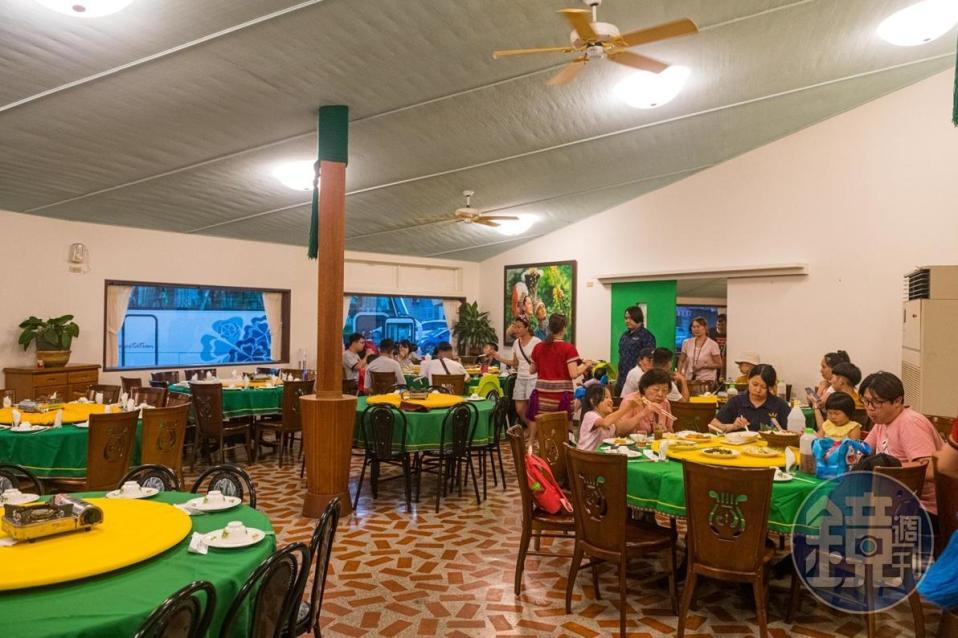 「米巴奈風味美食坊」為台東熱門的原住民餐廳。
