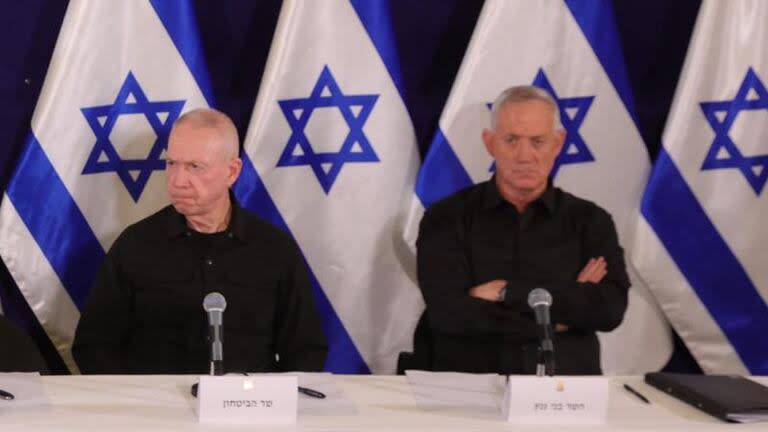 Yoav Gallant y Benny Gantz, miembros junto a Netanyahu del gabinete de guerra de Israel, han criticado a Netanyahu por no tener un plan para Gaza cuando termine el conflicto