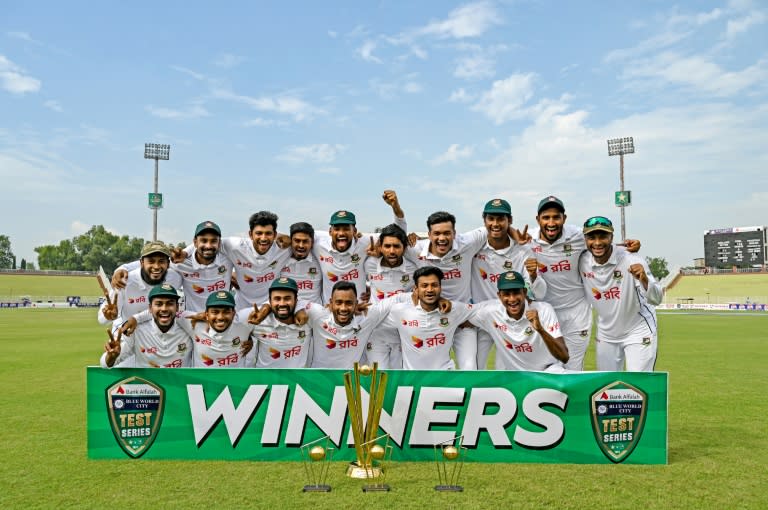 Bangladesh's players celebrate after winning the second Test on Tuesday to take the series 2-0 against Pakistan (Aamir QURESHI)