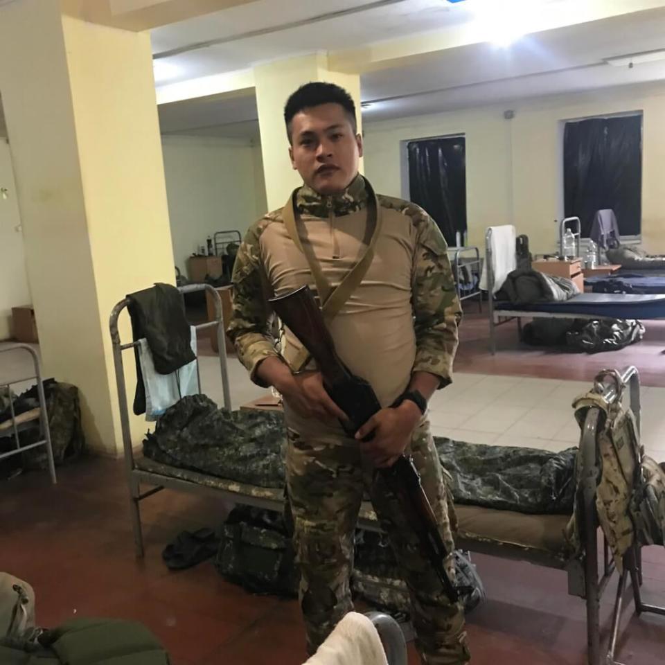 25歲台灣男子曾聖光加入烏克蘭志願軍，與俄軍交戰時受傷，失血過多而死。（圖取自facebook.com/jayjonathan.tseng）