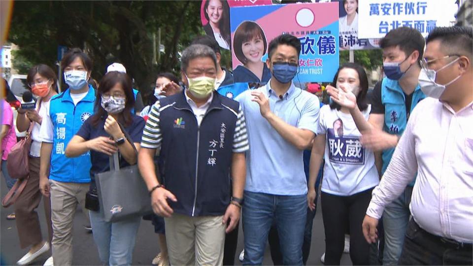 賴清德輔選首站秒變「賴醫生」　婦人癱軟在地追上前關心