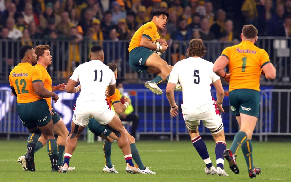 Noah Lolesio (C) of the Wallabies, a late replacement for Quade Cooper - SHUTTERSTOCK