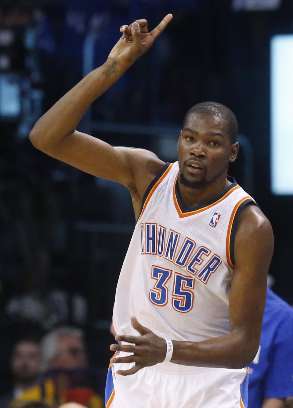 Oklahoma City Thunder forward Kevin Durant (35) gestures after hitting a three-point basket in the first quarter of Game 2 of the Western Conference semifinal NBA basketball playoff series against the Los Angeles Clippers in Oklahoma City, Wednesday, May 7, 2014. (AP Photo/Sue Ogrocki)