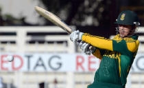 South African batsman Quinton de Kock plays a shot during the fifth and final day-night international at Sharjah Cricket Stadium in Sharjah on November 11, 2013. South Africa lead the five-match series 3-1. AFP PHOTO/Asif HASSAN