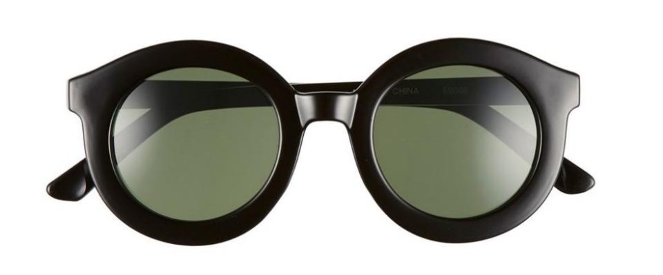 <a href="http://shop.nordstrom.com/s/dingdong/4284684?cm_mmc=polyvorecpcdesktop-_-datafeed-_-women%3Aeyewear%3Asunglasses-_-5115353&amp;mr%3AreferralID=9060fc87-16c8-11e6-a45f-0050569406b5" target="_blank">A.J. Morgan&nbsp;Dingdong 44mm Sunglasses, $24</a>