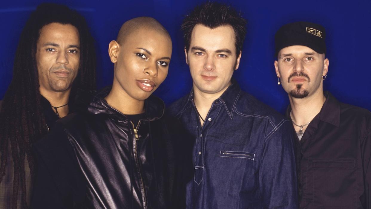  Skunk Anansie. 