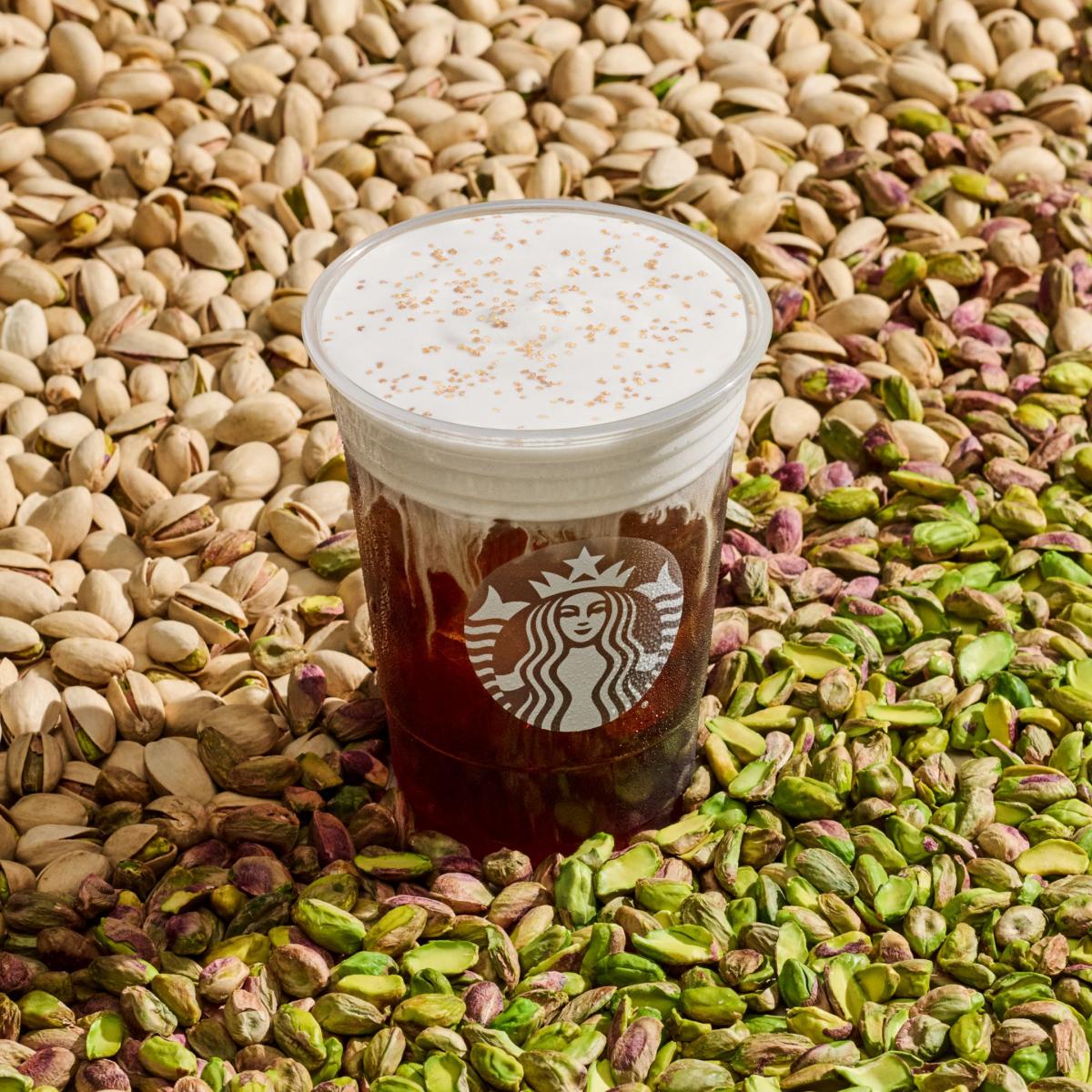 Starbucks, with the new Pistachio Cream Cold Brew, bets more on chilly drinks