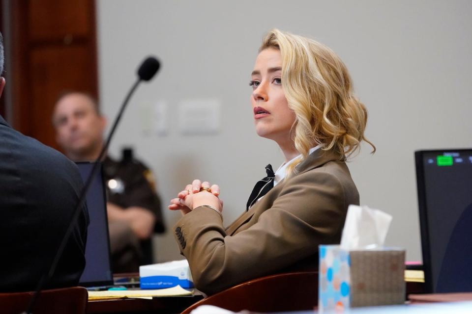 Amber Heard da su testimonio (AP)