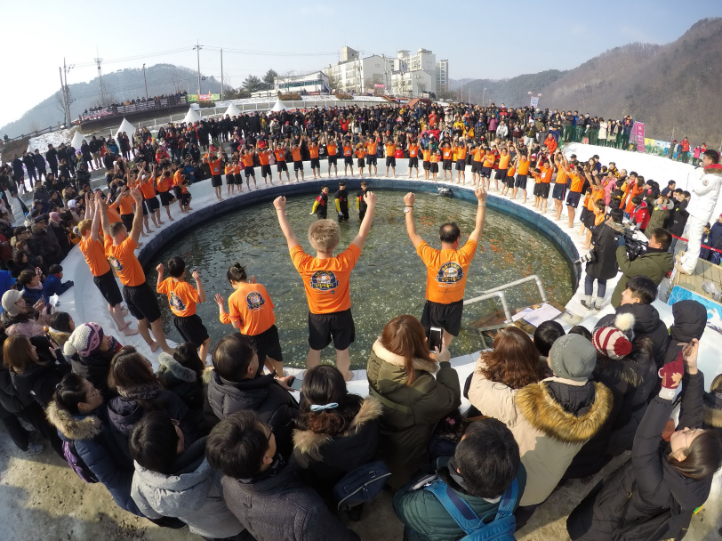 韓國旅遊｜1月限定首爾華川冰釣慶典 終於重辦！必玩傳統冰上釣魚+即烤山鱒魚+滑雪橇+冰壺