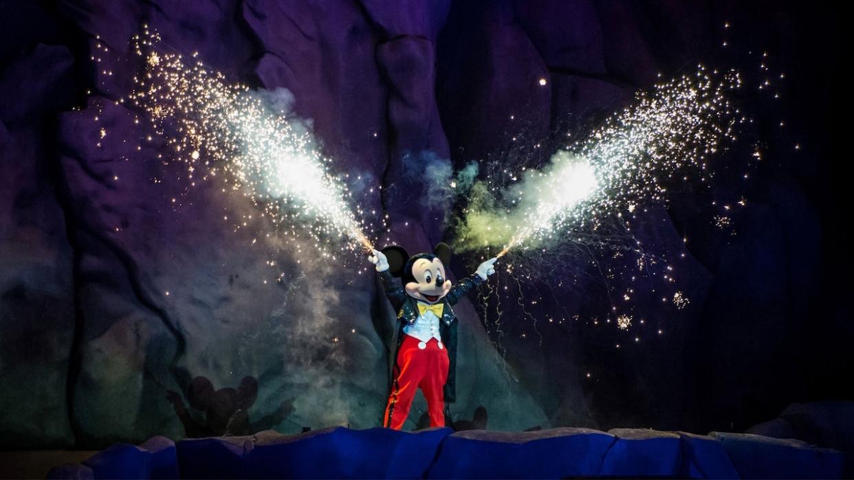  Mickey Mouse in Fantasmic show at Disneyland. 