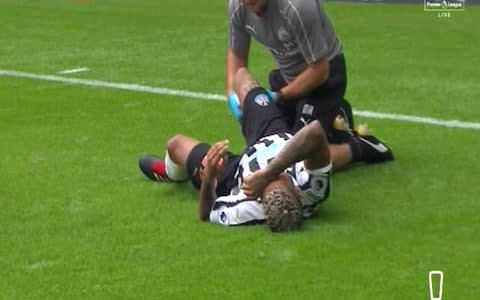 Yedlin knee - Credit: Sky Sports