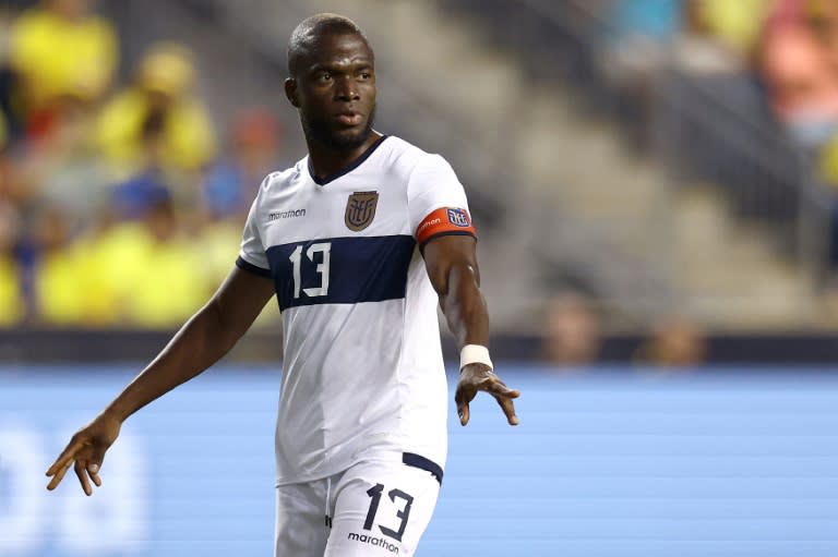 El delantero Enner Valencia, goleador histórico de la selección de fútbol de Ecuador, titular en un partido amistoso contra Bolivia disputado en el estadio Subaru Park, en Chester, Pensilvania (EEUU), el 12 de junio de 2024 (Tim Nwachukwu)